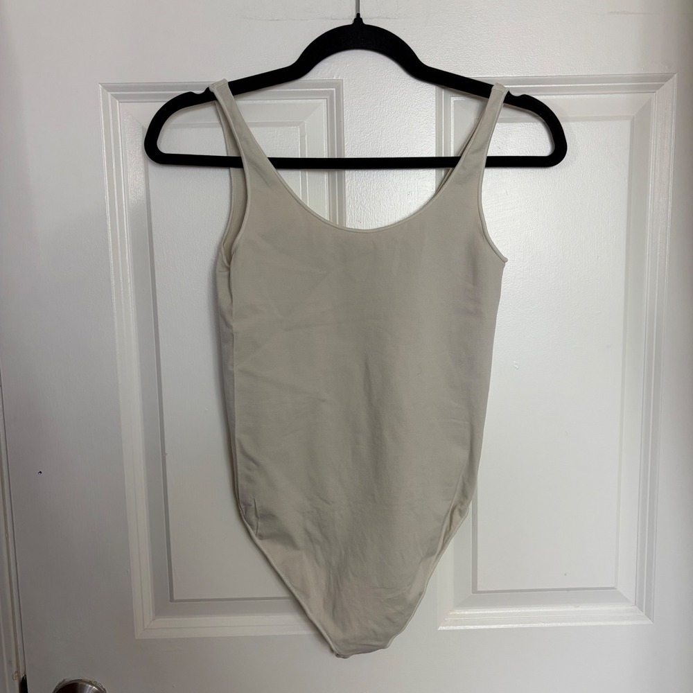 Skims Fits Everybody Scoop Neck Bodysuit Sand Cream XXS/XS
